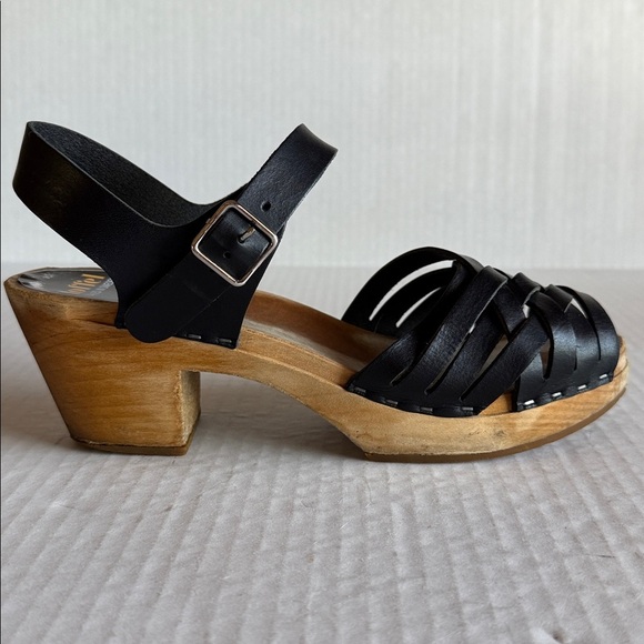 Swedish Hasbeens Black Woven Sandal Clogs - Picture 9 of 15